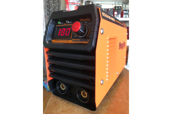 Фото 2 - Сварочный инвертор MegaTec STARARC 220C