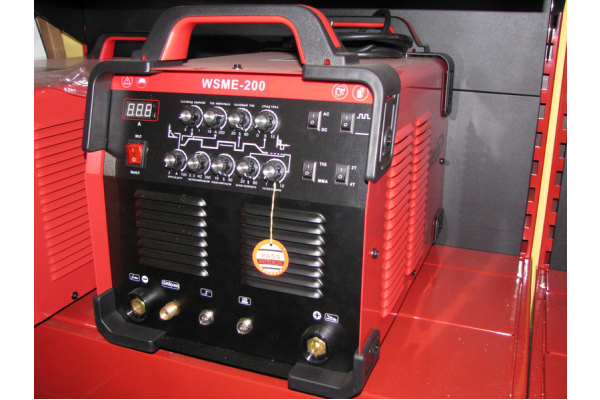 Фото 7 - Аргонодуговая сварка Redbo INTEC WSME-200 AC/DC Pulse TIG/MMA